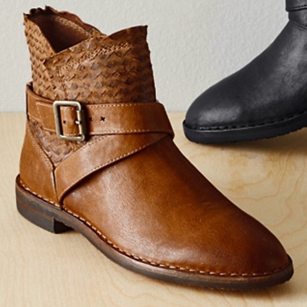 🍂 Title: TRASK Alexa Brown Leather Ankle Booties | Woven Boho | 10
